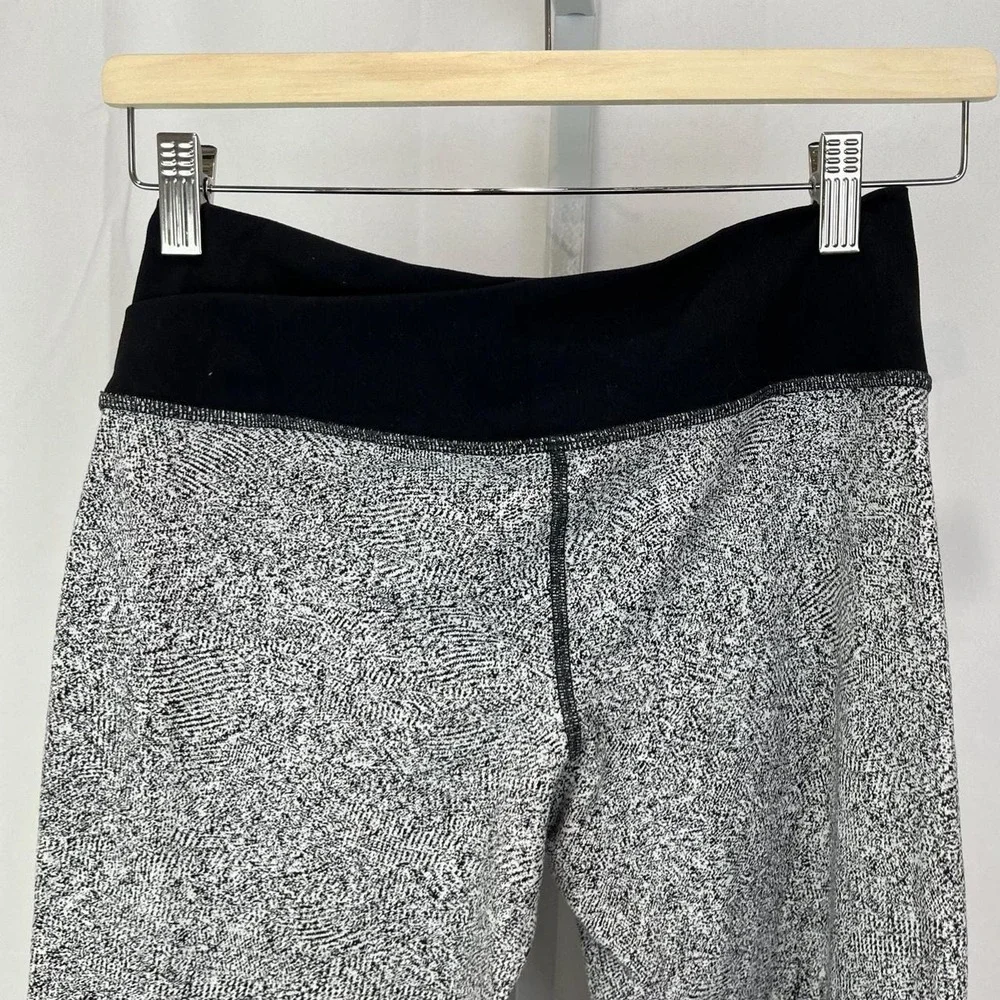 Vtg y2k Lululemon Astro Pants in Inverted Feathered Jacquard White / Black